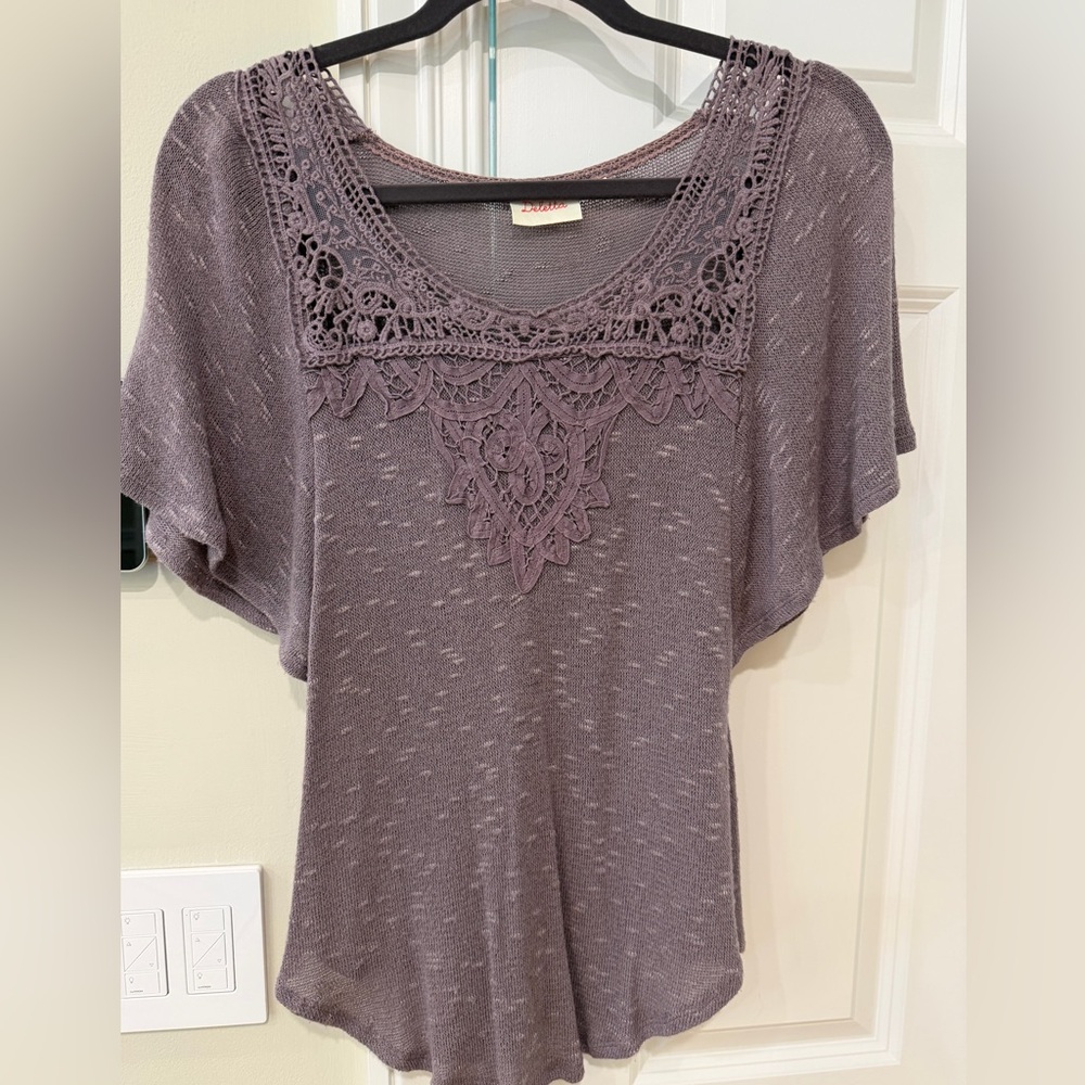 Deletta purple/Mauve Crochet Lace Yoke Short Sleeve Tunic